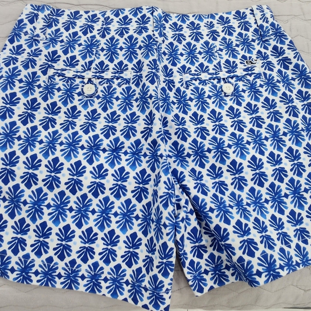 Vineyard vines short size 2